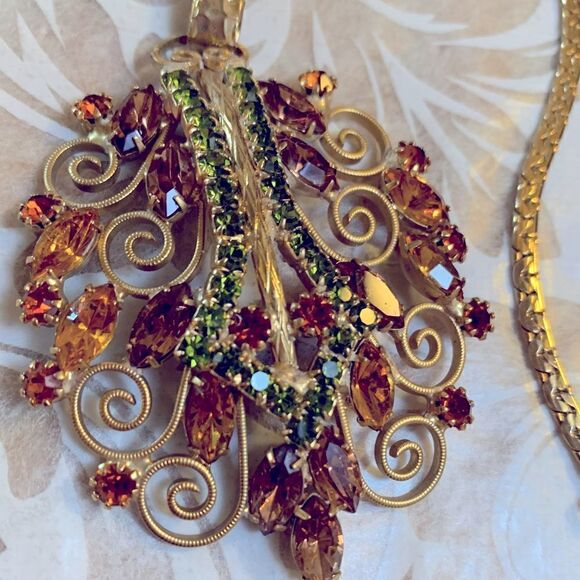 Shimmering Multicolor Rhinestone Pendant Necklace on Gold Tone Chain 20” Lovely - Picture 5 of 5